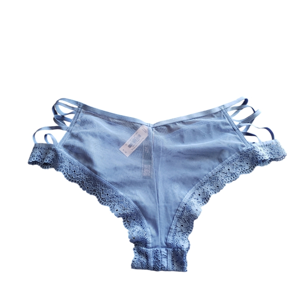 Victoria’s secret very sexy cheeky panty size MEDIUM